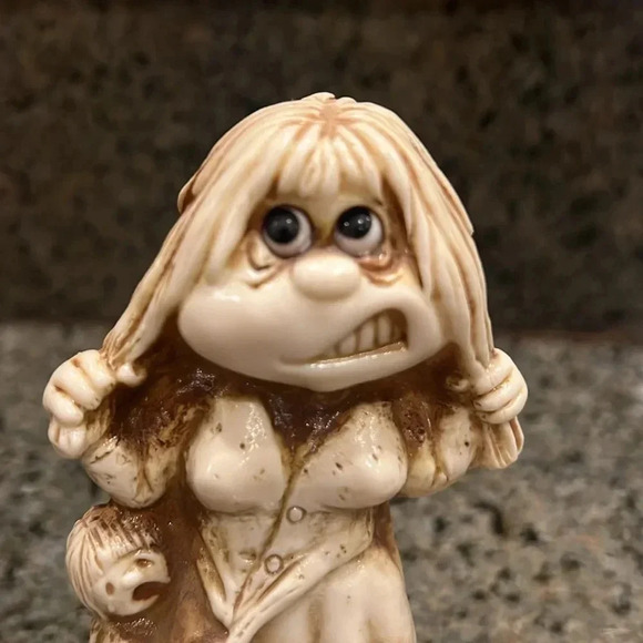 Vintage 1977 Russ Berrie I'm Going to Have A Nervous Breakdown Statue - Picture 2 of 8